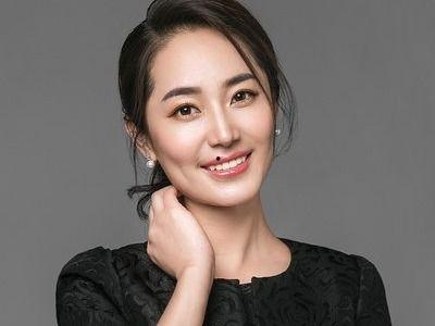 张露馨个人资料,才华横溢的年轻歌手，闪耀舞台的璀璨之星